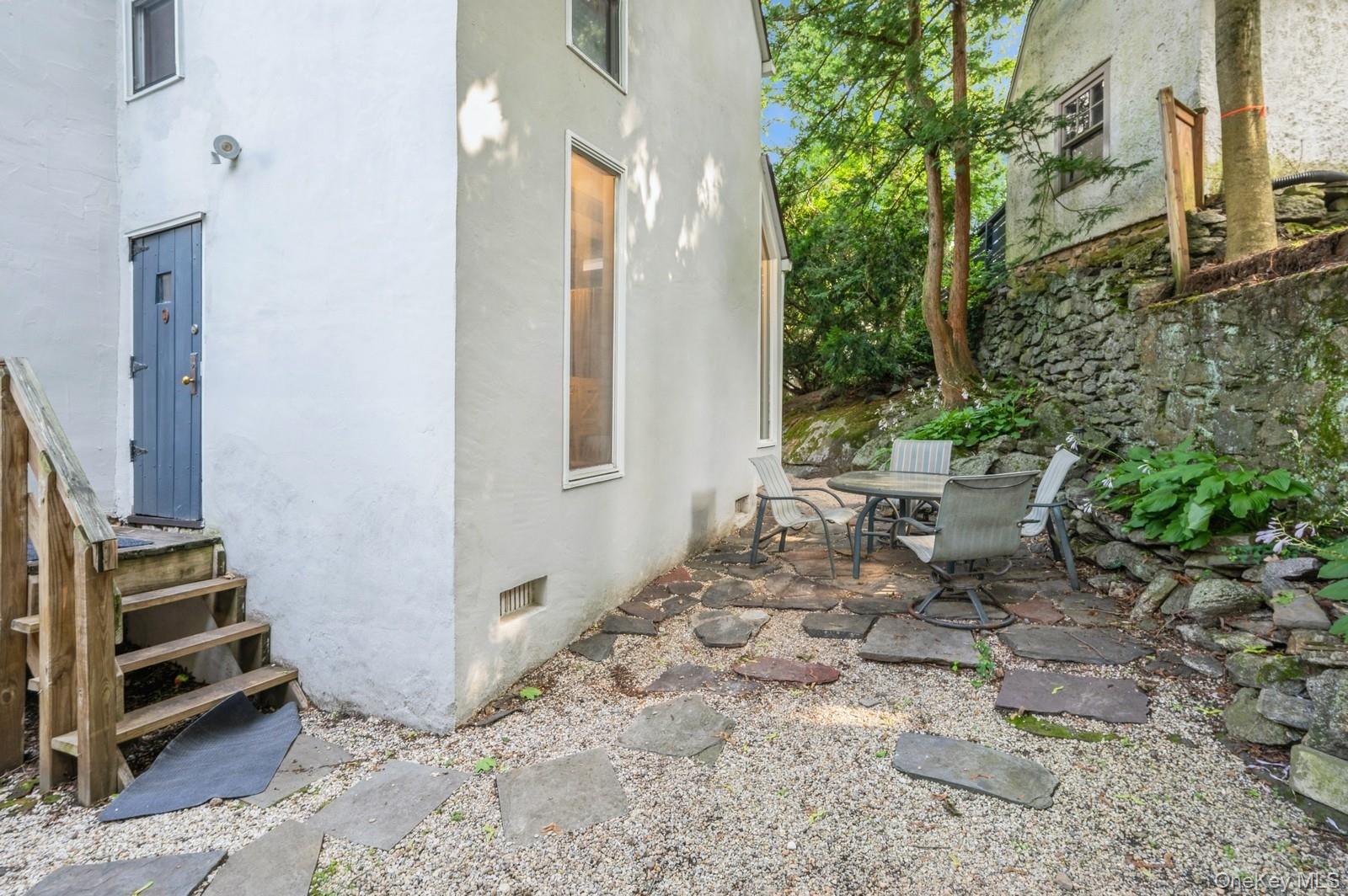 17 Valley Road, Larchmont, NY 10538