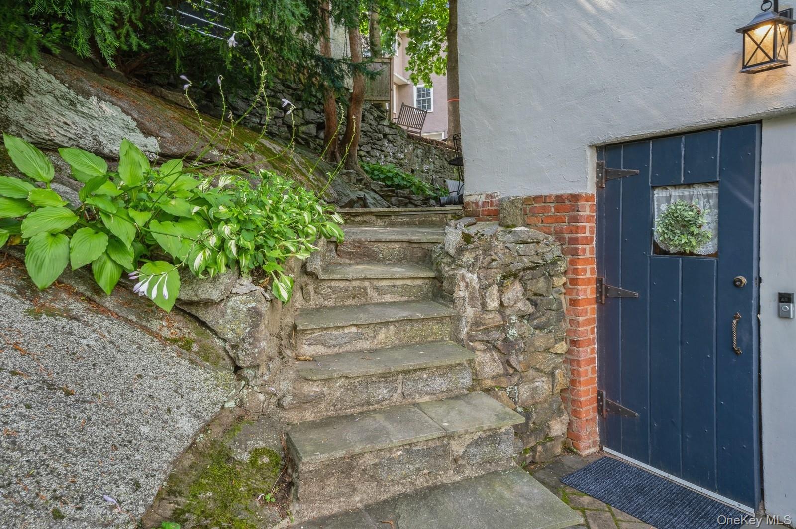 17 Valley Road, Larchmont, NY 10538