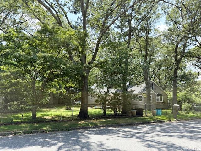 1101 Broadway Avenue, Holbrook, NY 11741