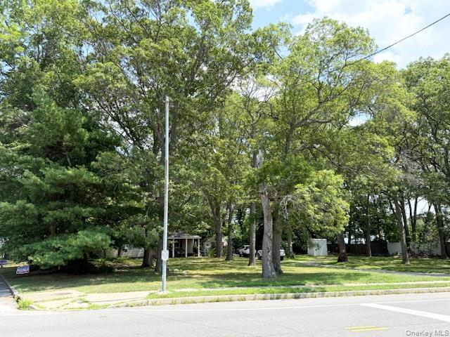 1101 Broadway Avenue, Holbrook, NY 11741