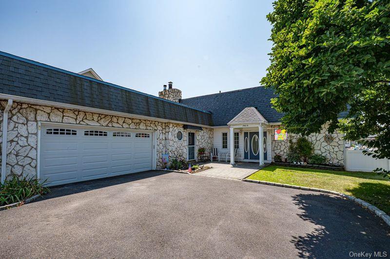 66 Lighthouse Road, Babylon, NY 11702