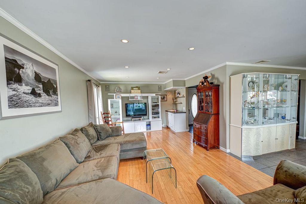 66 Lighthouse Road, Babylon, NY 11702