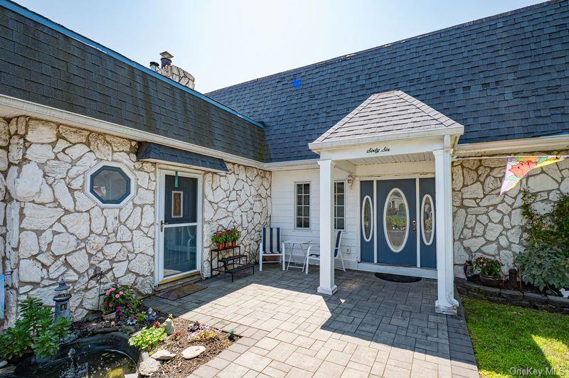 66 Lighthouse Road, Babylon, NY 11702