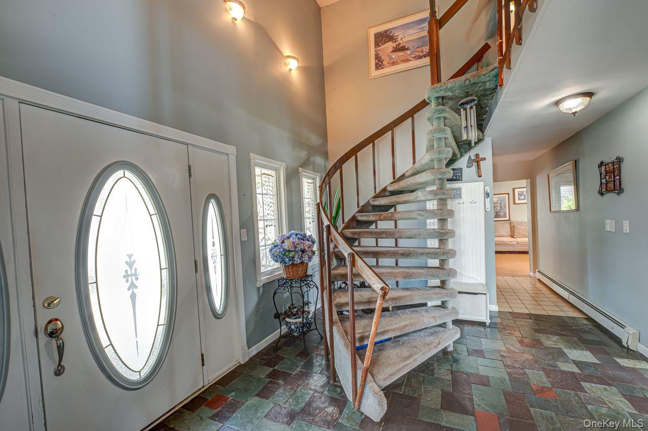 66 Lighthouse Road, Babylon, NY 11702