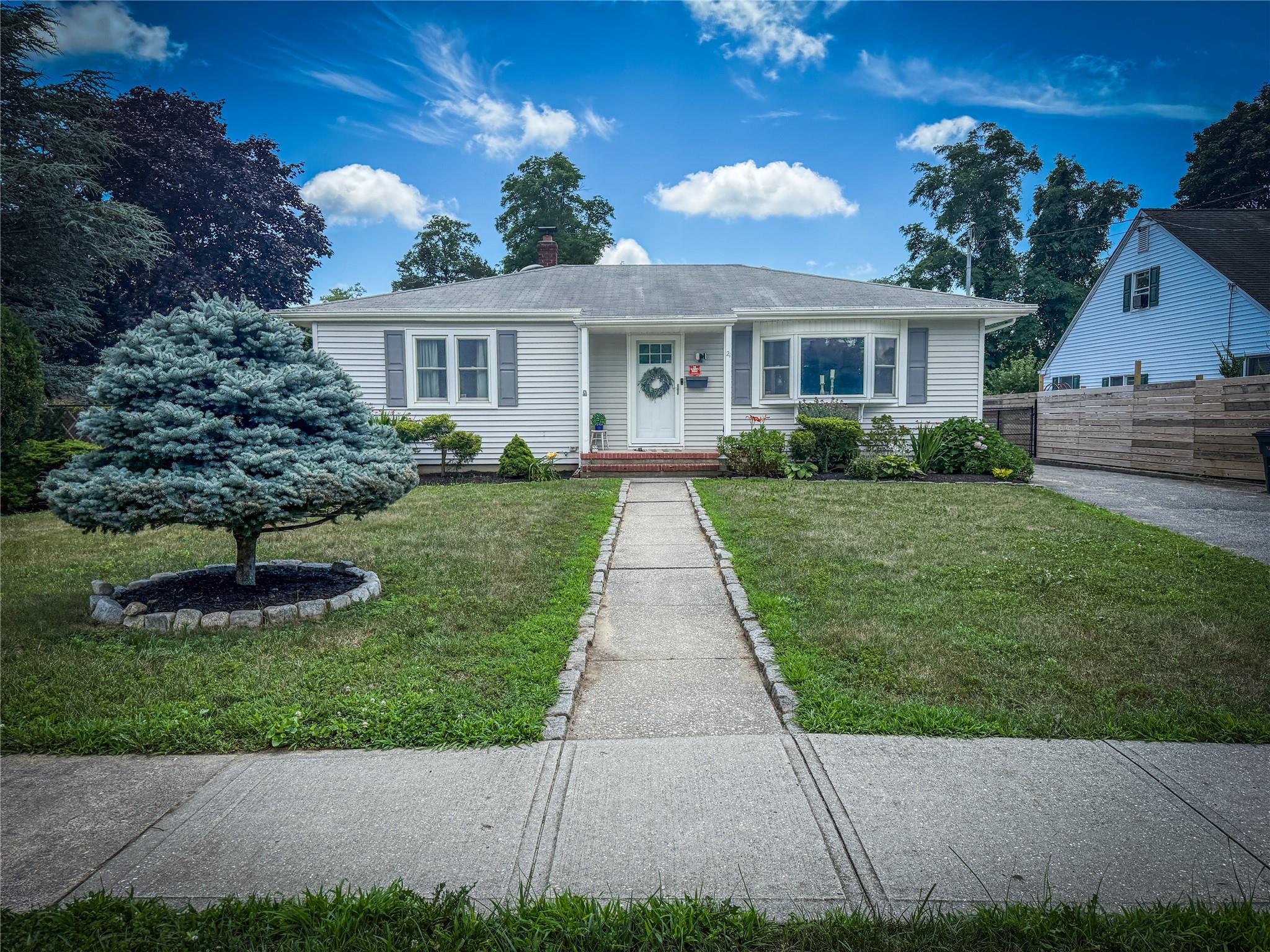 21 Duryea Street, Riverhead, NY 11901