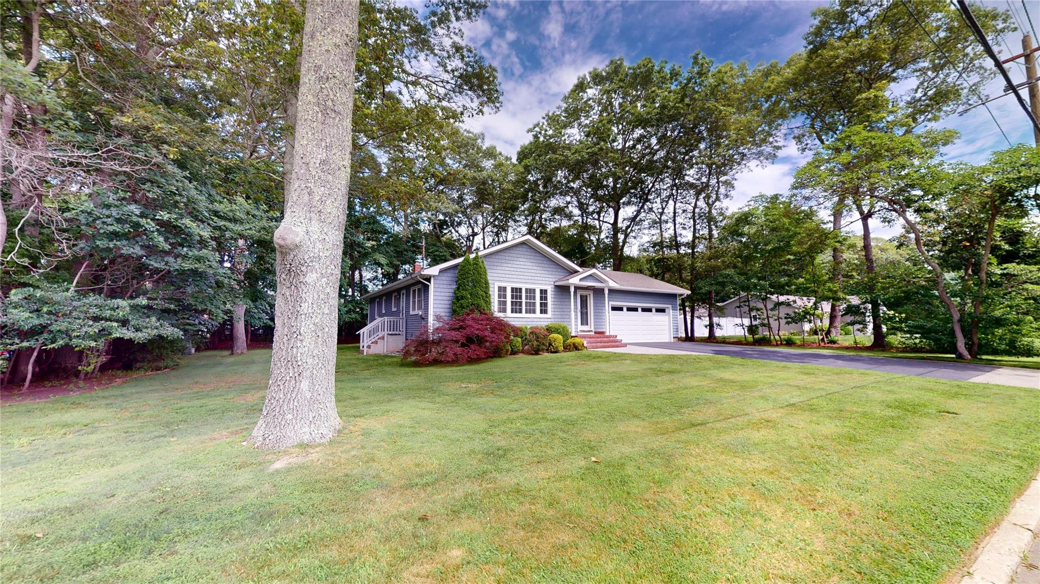 17 E Moriches Boulevard, East Moriches, NY 11940