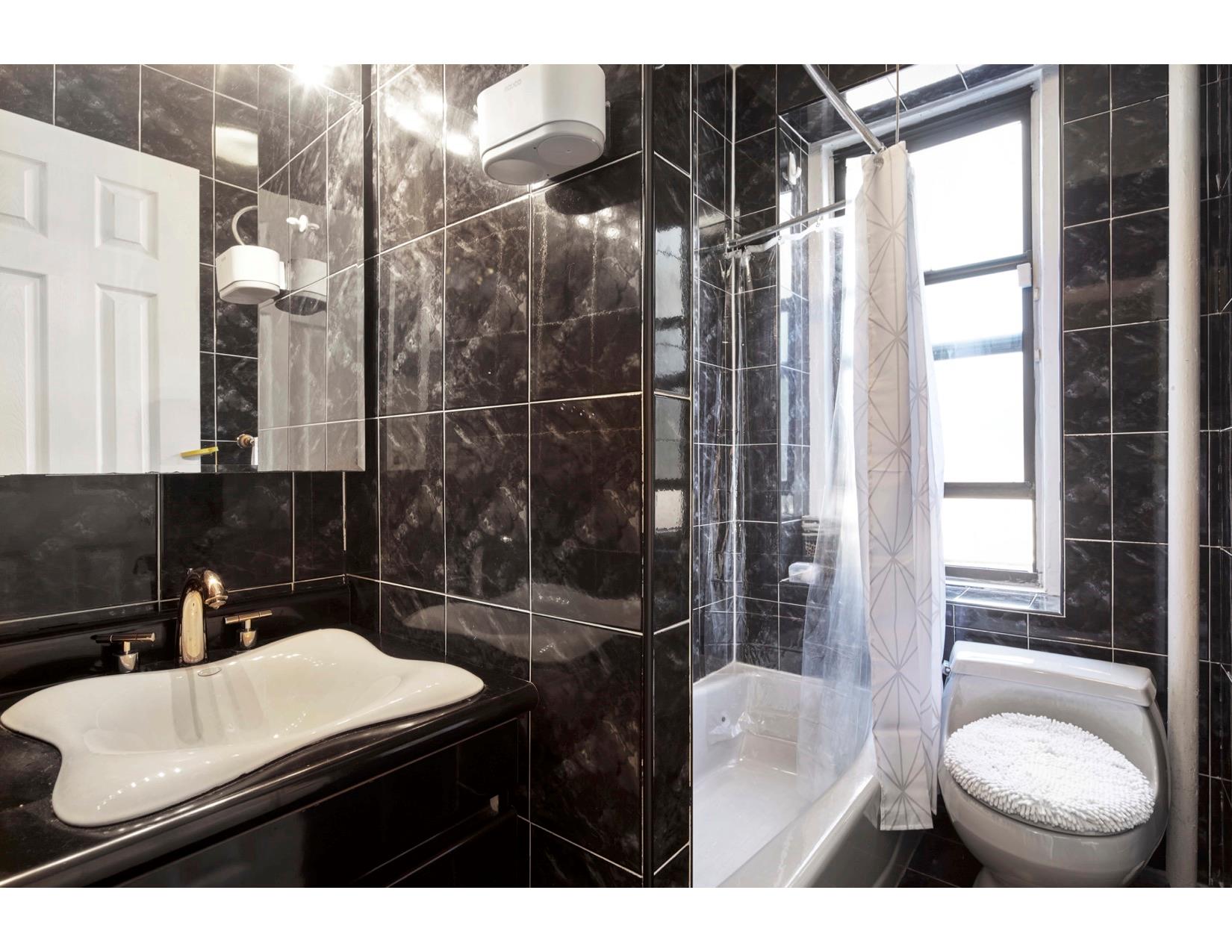 7101 Colonial Road # R1B, Brooklyn, NY 11209