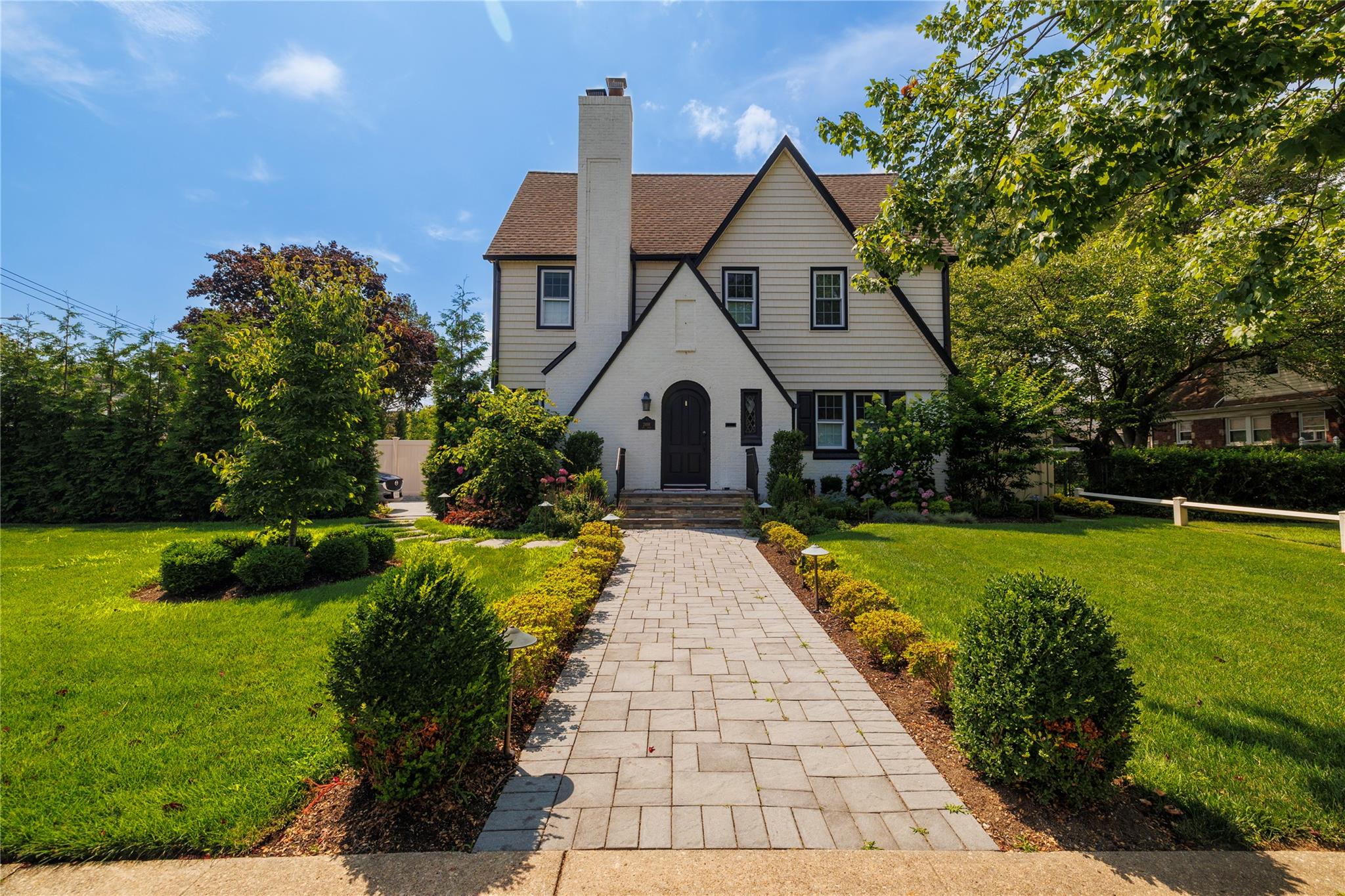 2498 Rockville Centre Parkway, Oceanside, NY 11572