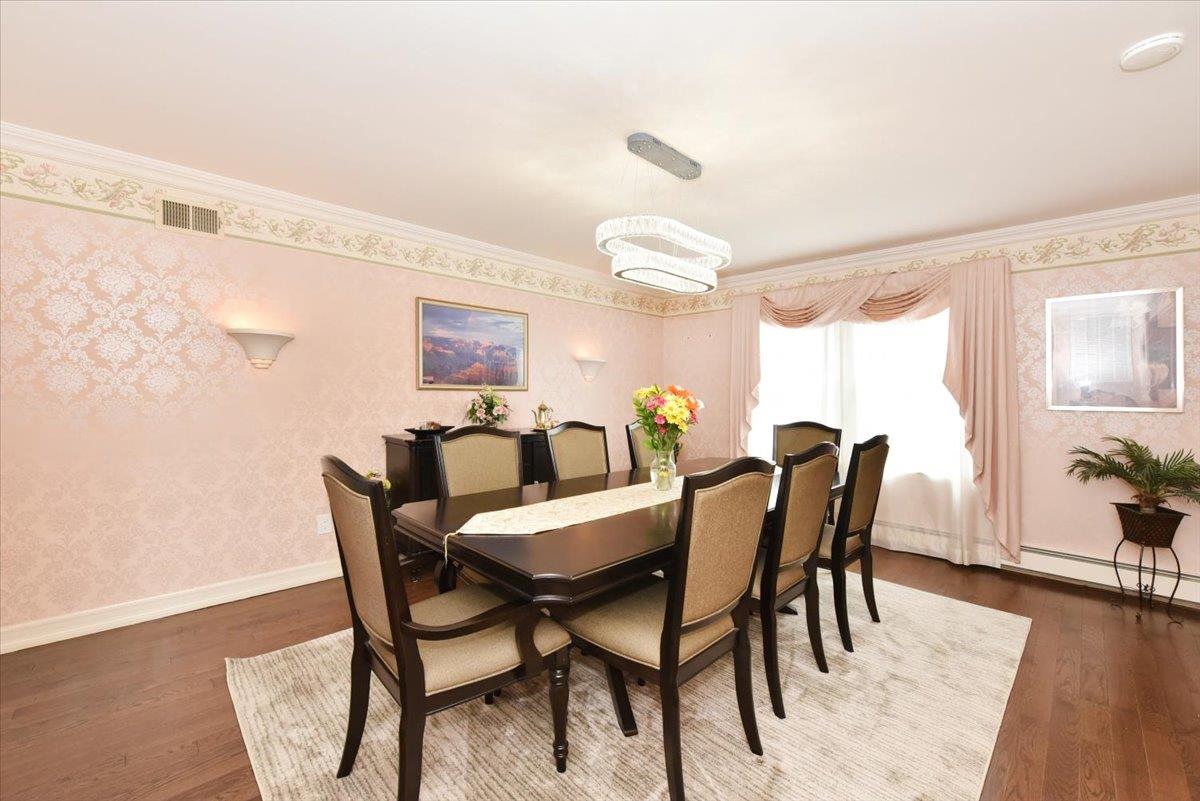 60 Willis Lane, Syosset, NY 11791