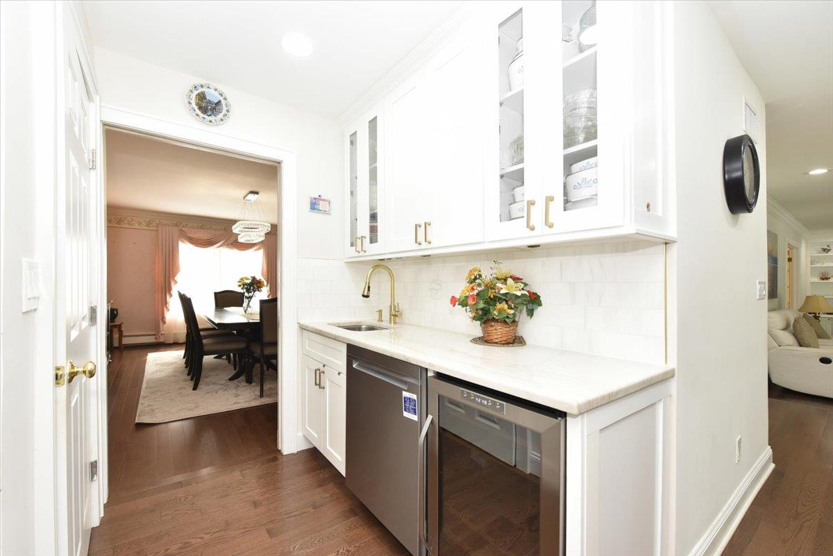 60 Willis Lane, Syosset, NY 11791