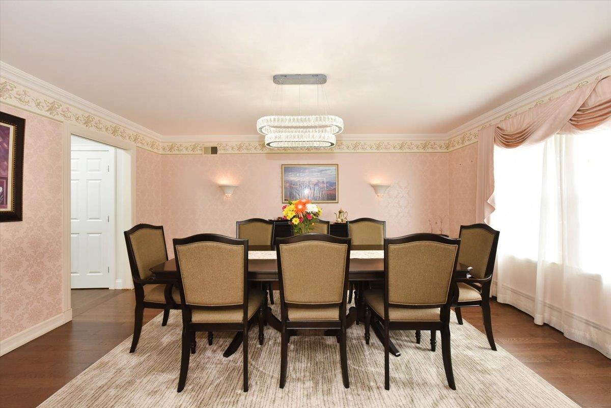 60 Willis Lane, Syosset, NY 11791