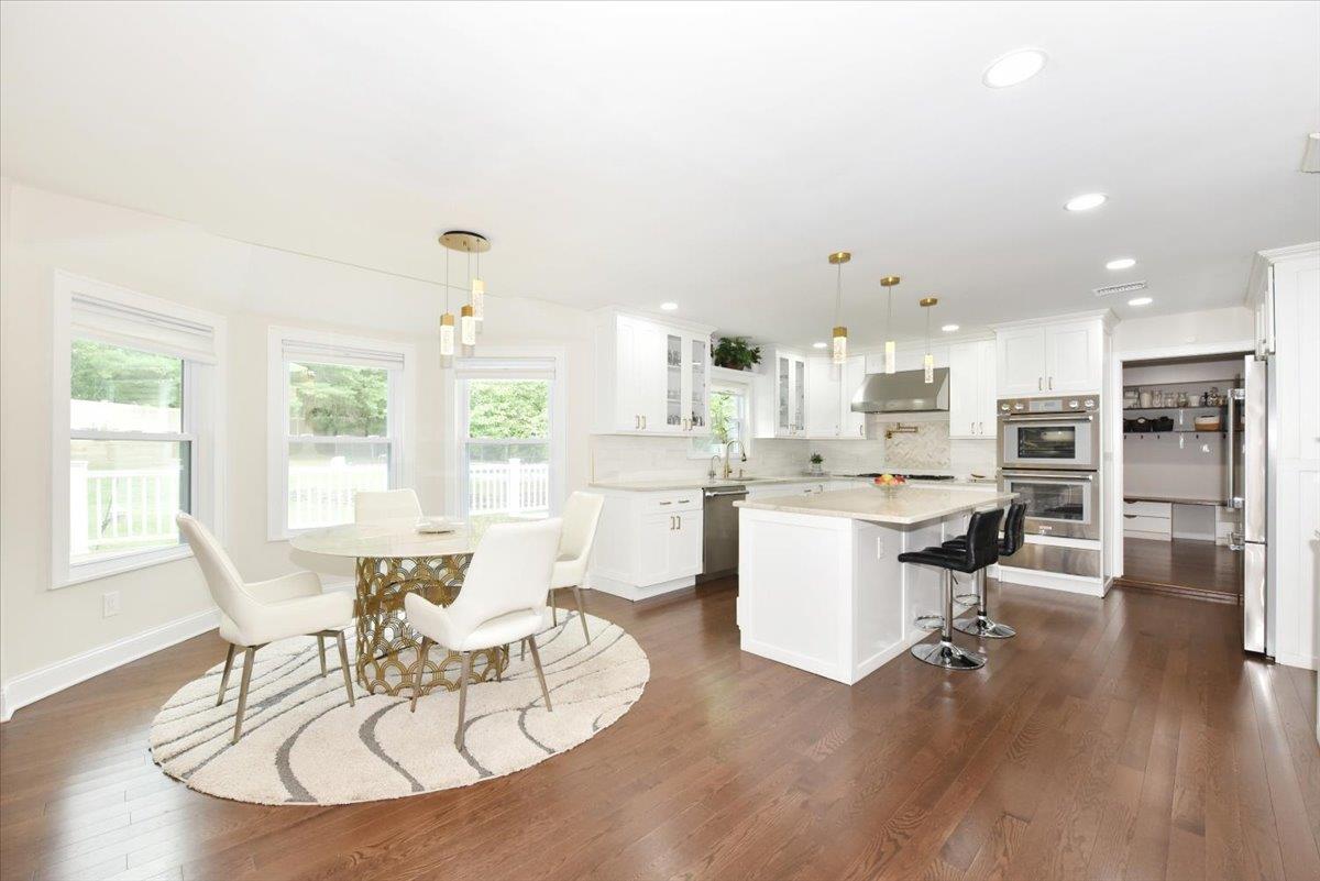 60 Willis Lane, Syosset, NY 11791