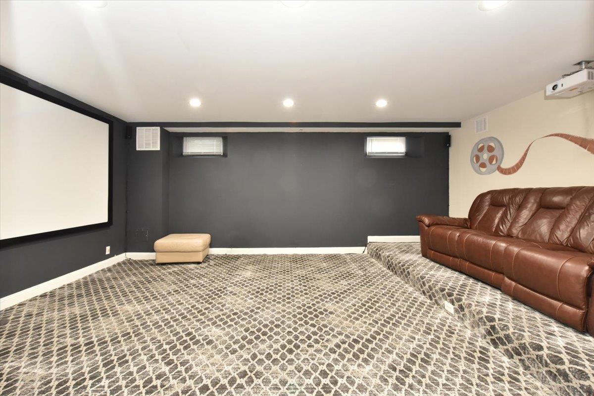 60 Willis Lane, Syosset, NY 11791