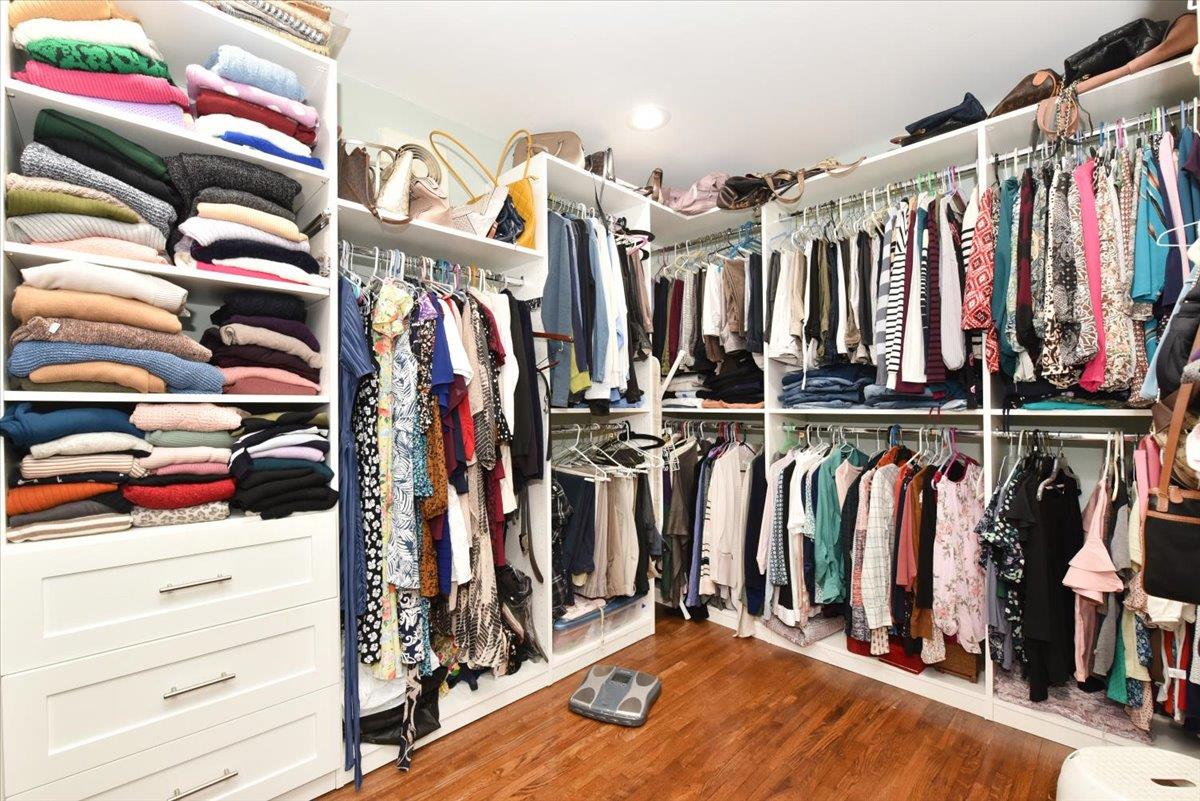 60 Willis Lane, Syosset, NY 11791