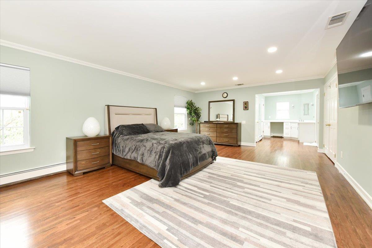 60 Willis Lane, Syosset, NY 11791