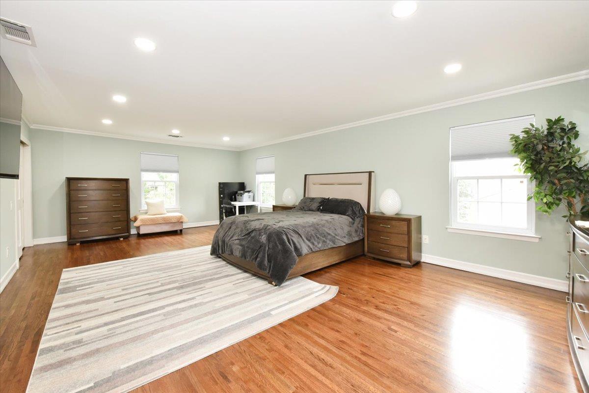 60 Willis Lane, Syosset, NY 11791