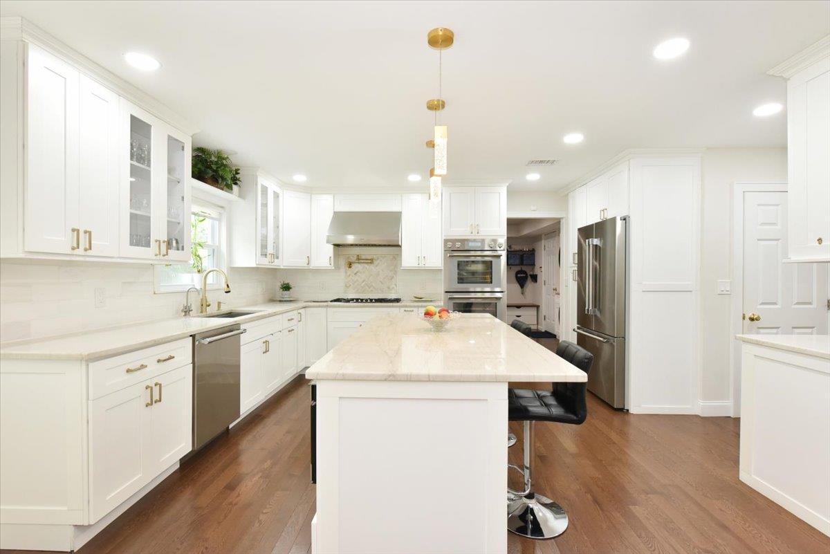 60 Willis Lane, Syosset, NY 11791