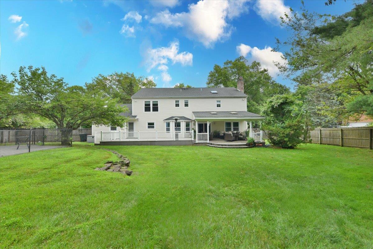 60 Willis Lane, Syosset, NY 11791