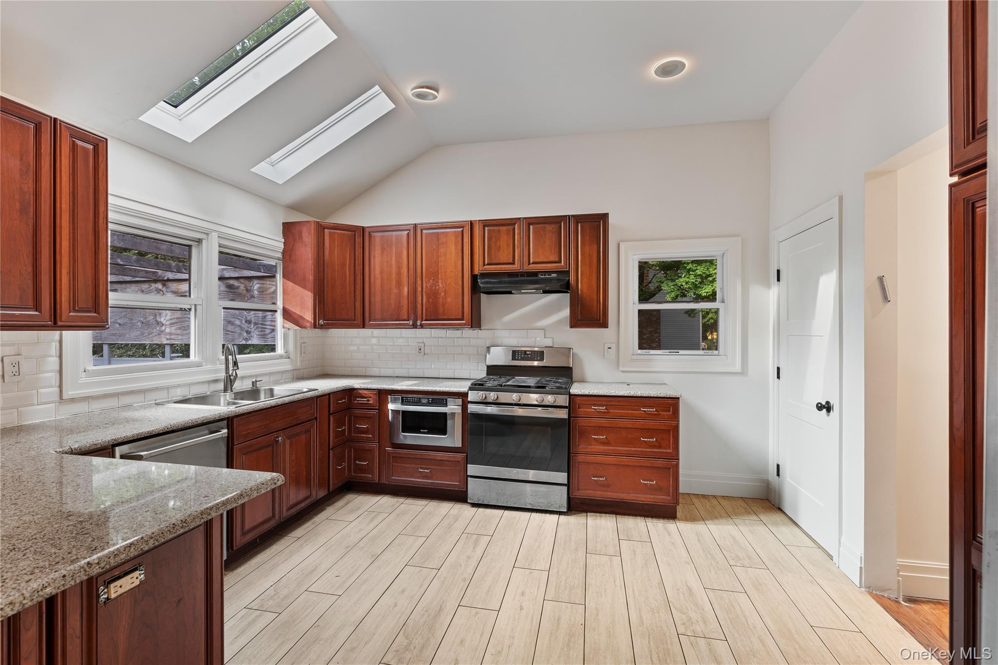 11 Brookview Boulevard, Chestnut Ridge, NY 10977