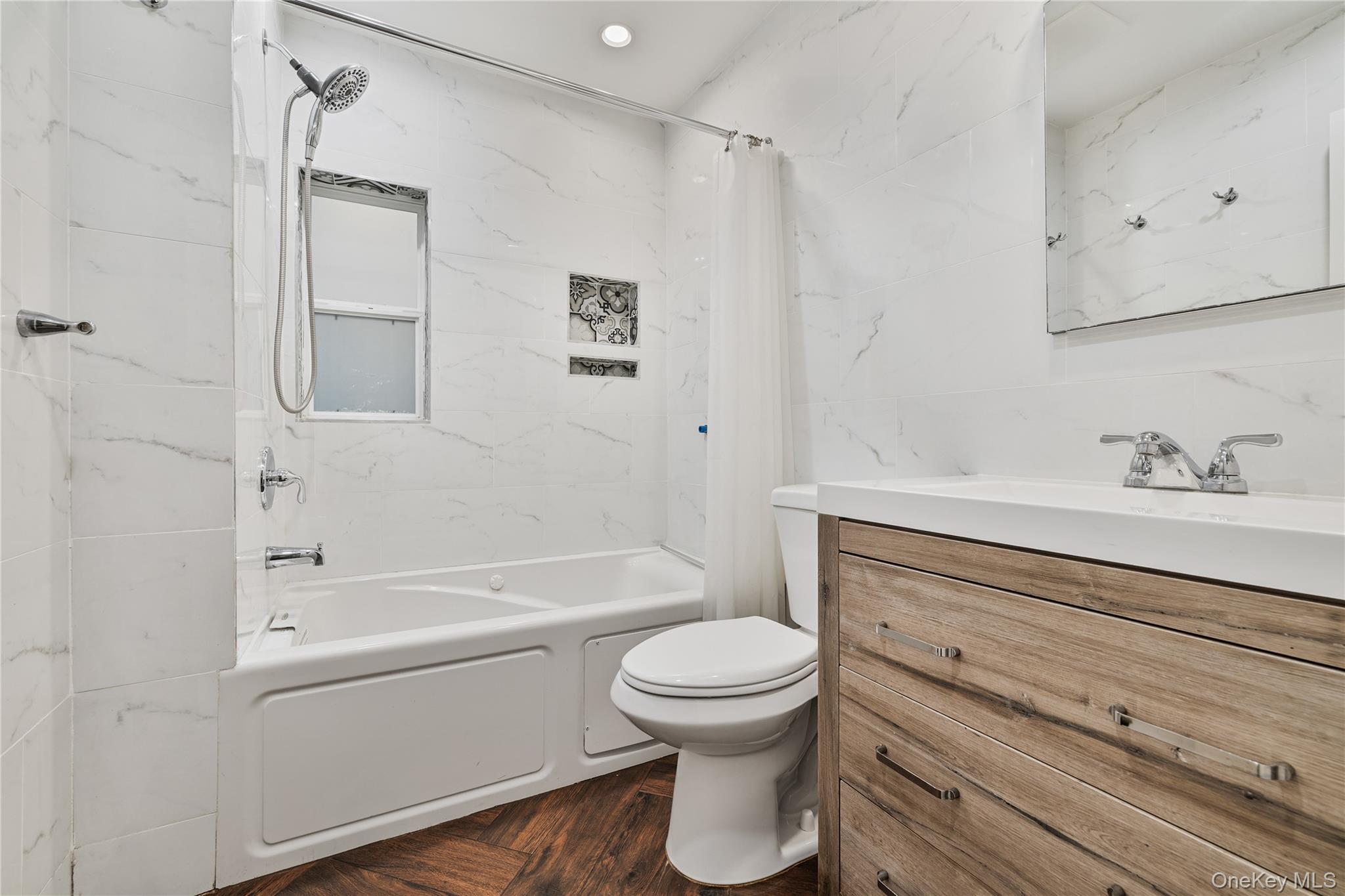 11 Brookview Boulevard, Chestnut Ridge, NY 10977