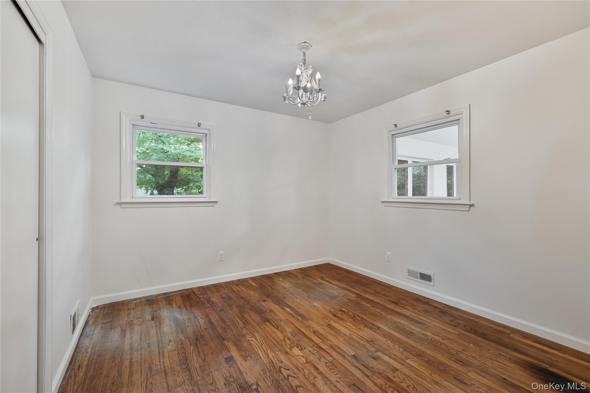 11 Brookview Boulevard, Chestnut Ridge, NY 10977