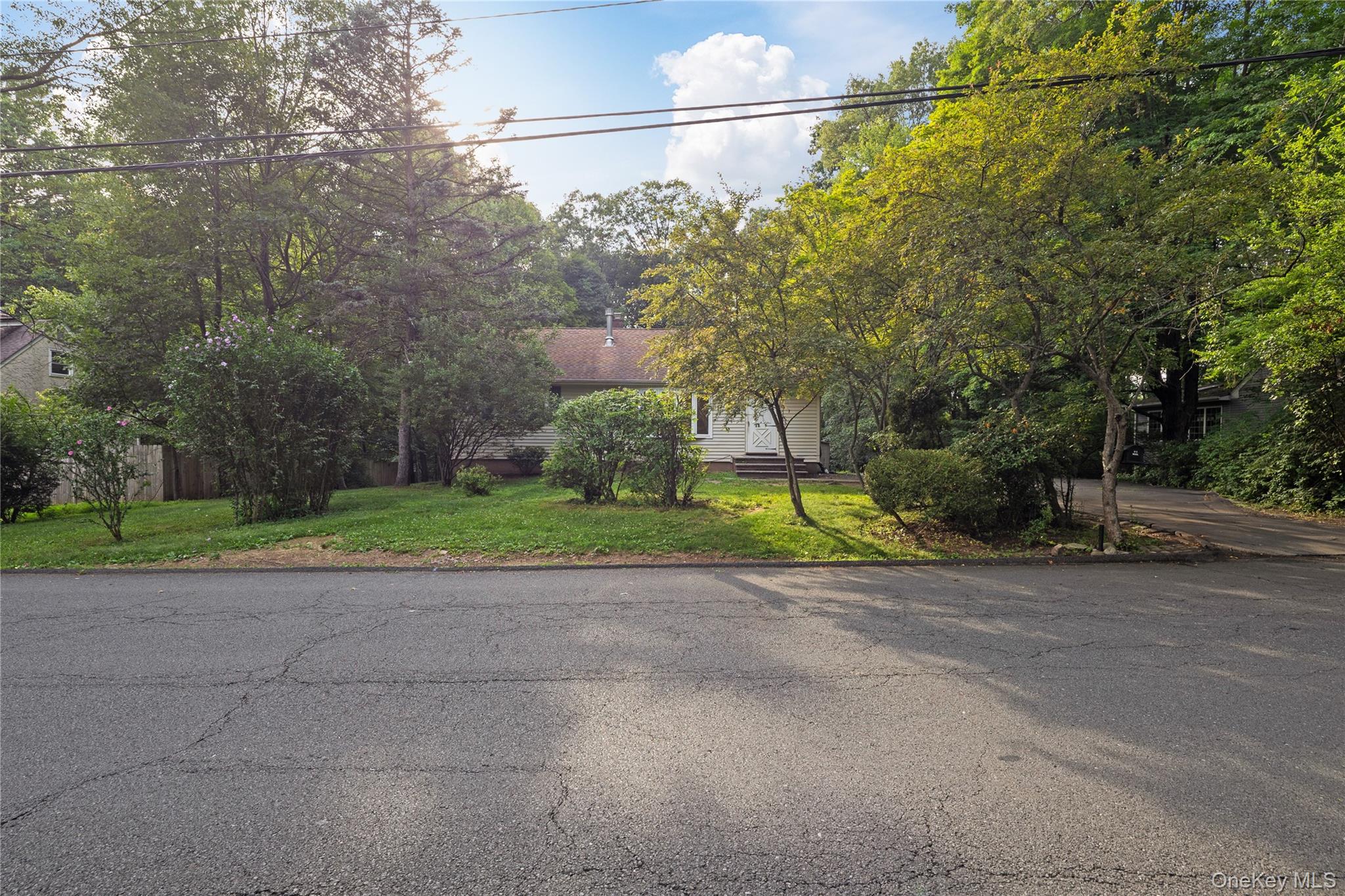 11 Brookview Boulevard, Chestnut Ridge, NY 10977