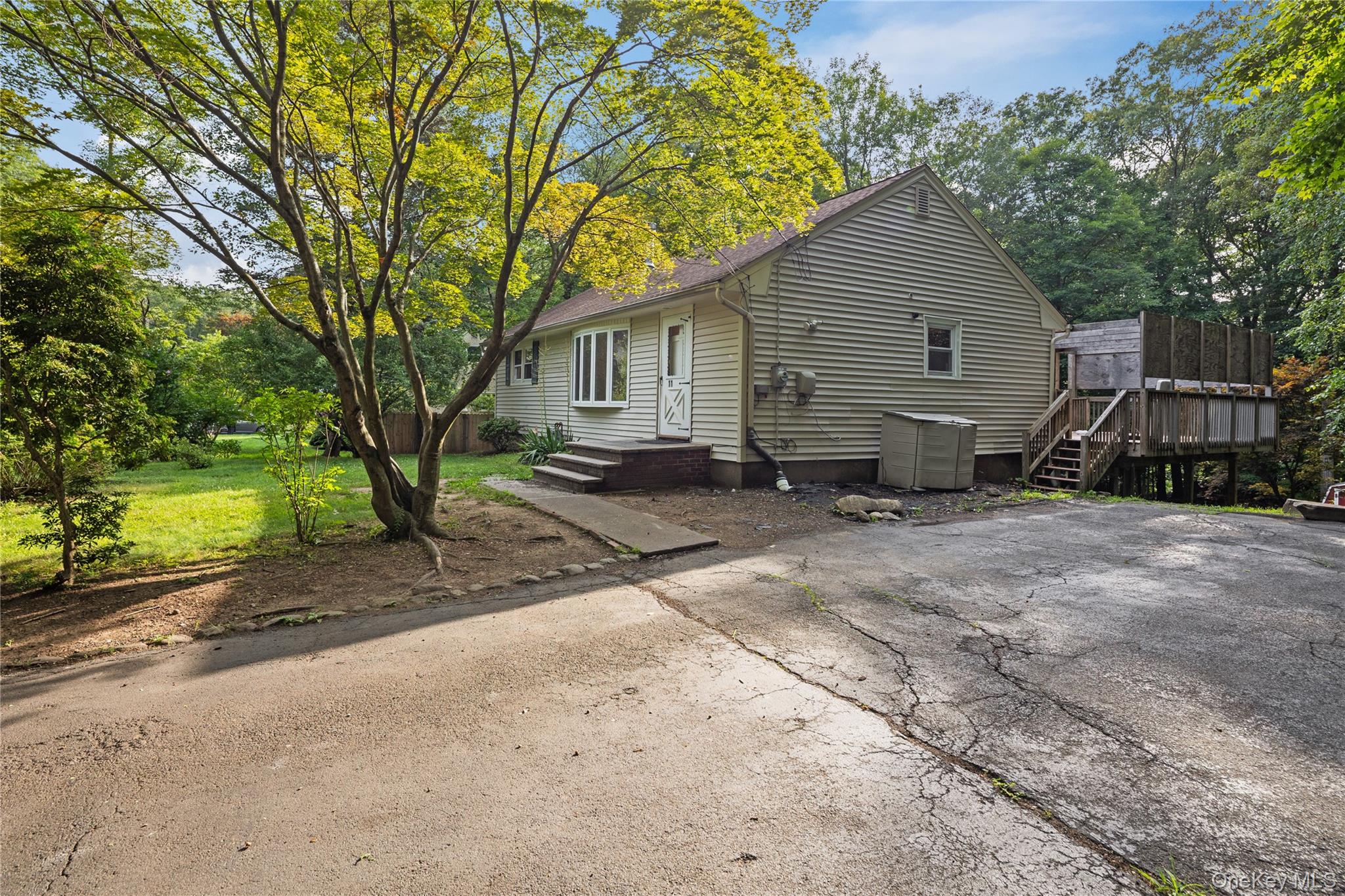 11 Brookview Boulevard, Chestnut Ridge, NY 10977