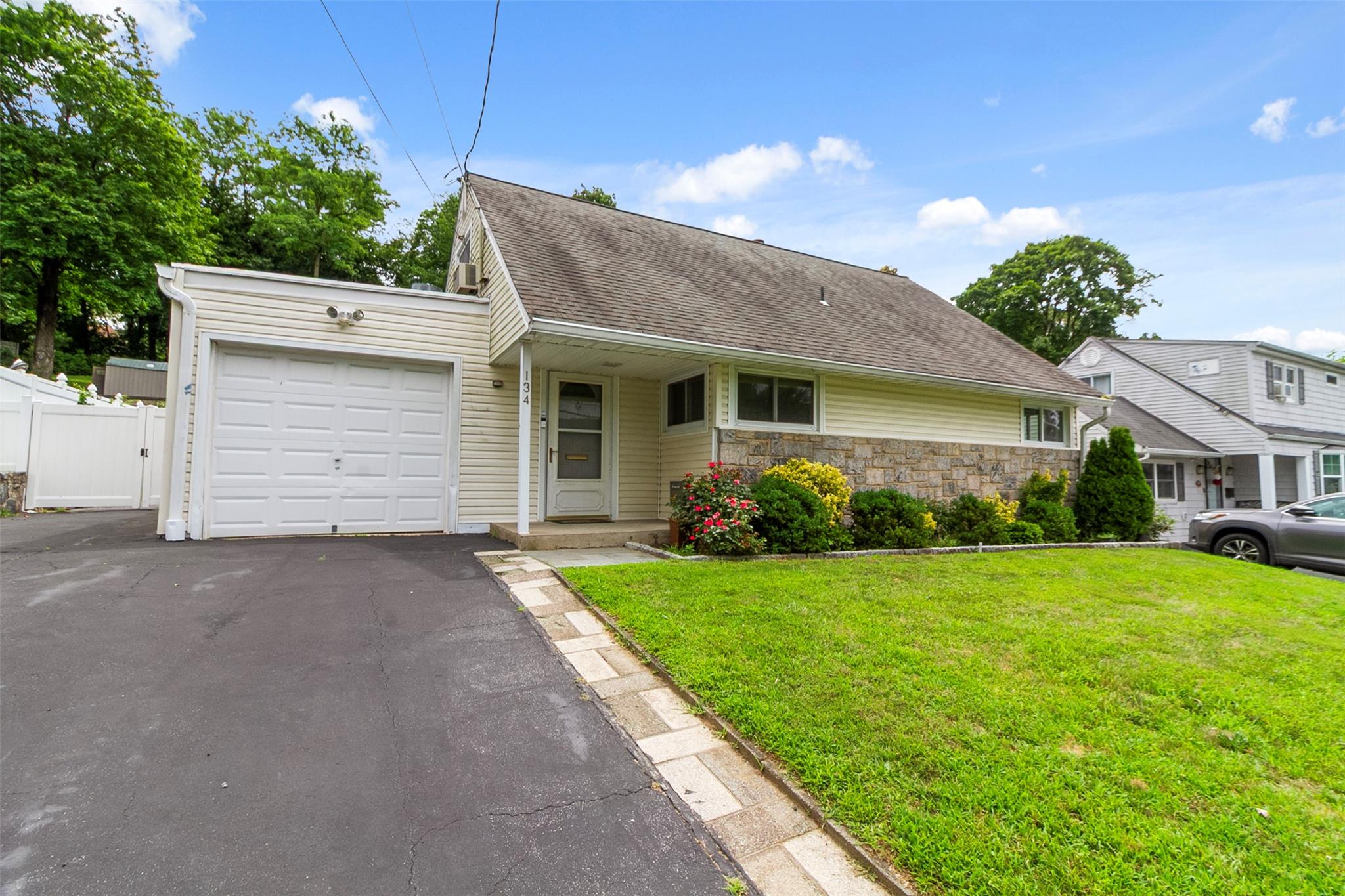 134 Gailmore Drive, Yonkers, NY 10710