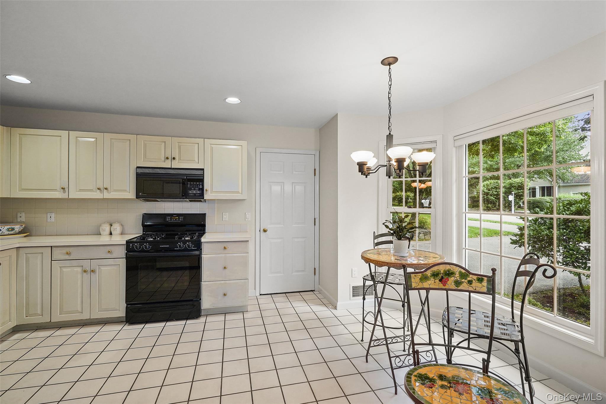 18 Cross River Road, Mount Kisco, NY 10549