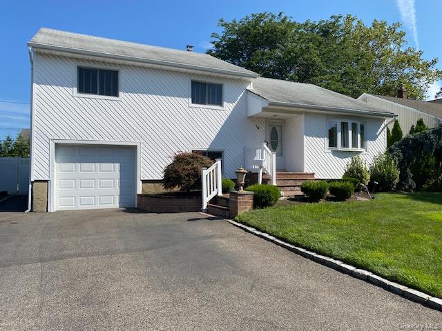 19 Lincrest Street, Syosset, NY 11791