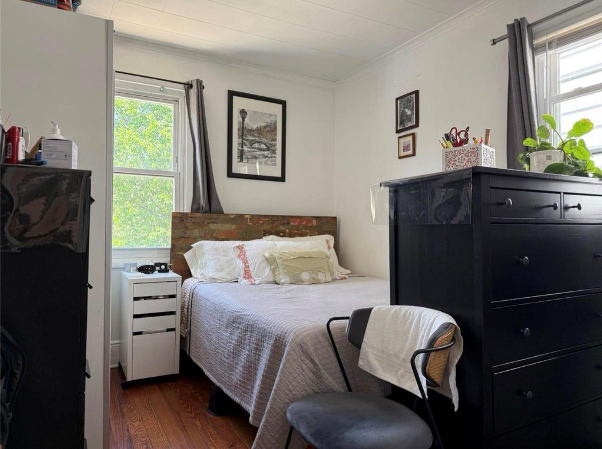 6911 58th Road, Maspeth, NY 11378