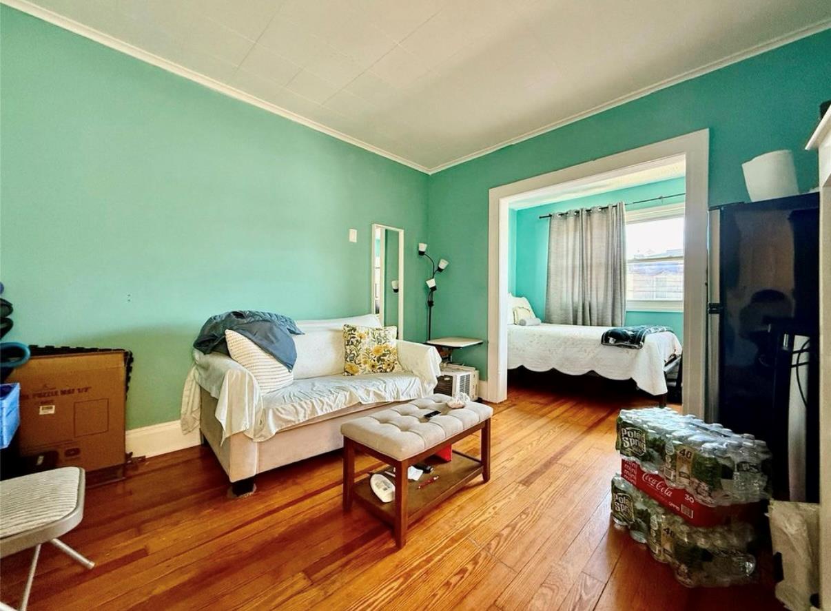 6911 58th Road, Maspeth, NY 11378