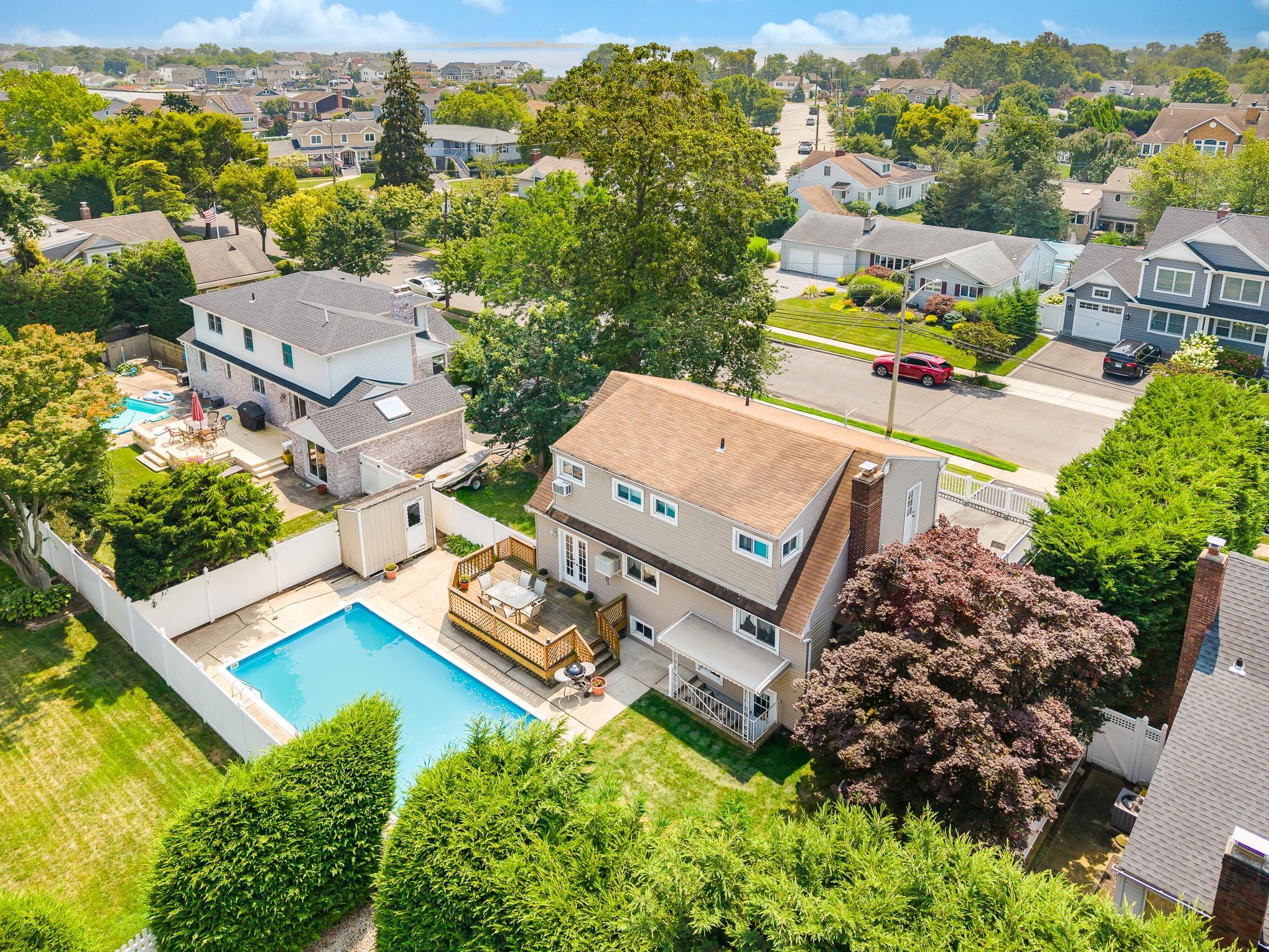 49 Iroquois Street E, Massapequa, NY 11758