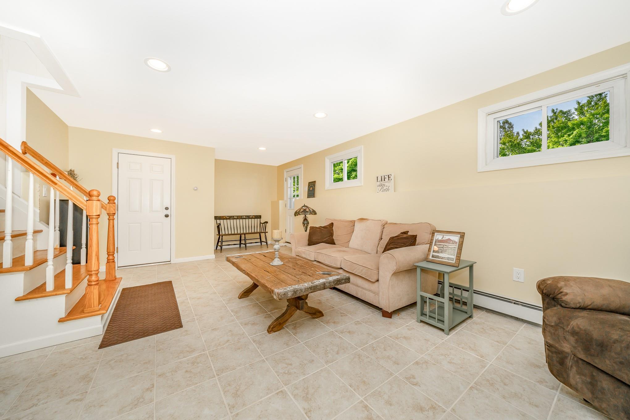 49 Iroquois Street E, Massapequa, NY 11758