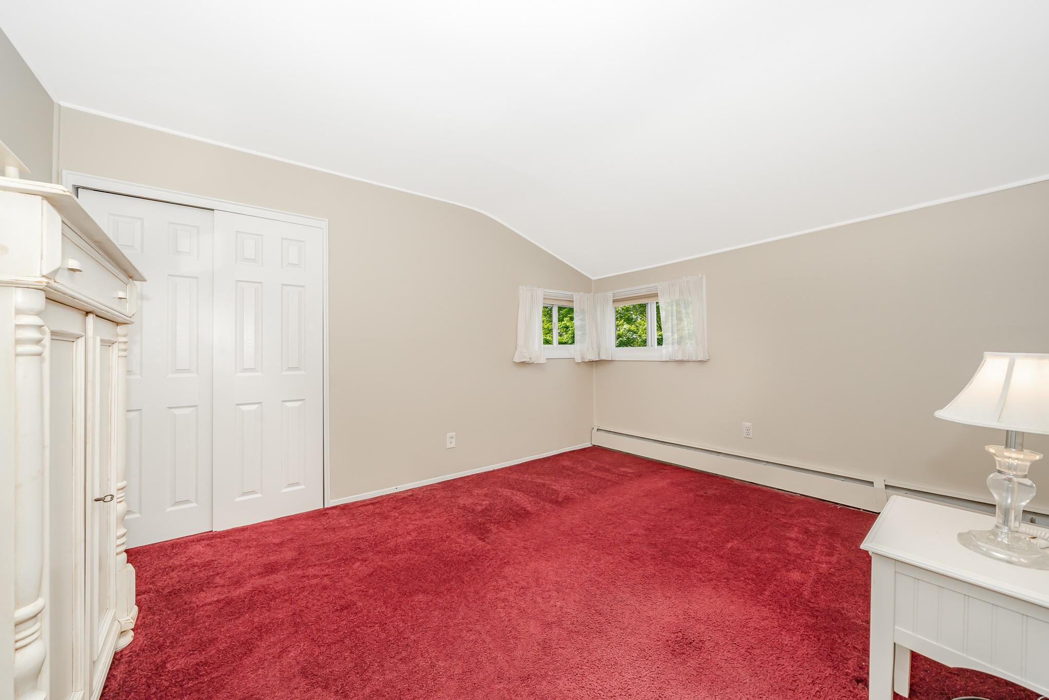 49 Iroquois Street E, Massapequa, NY 11758