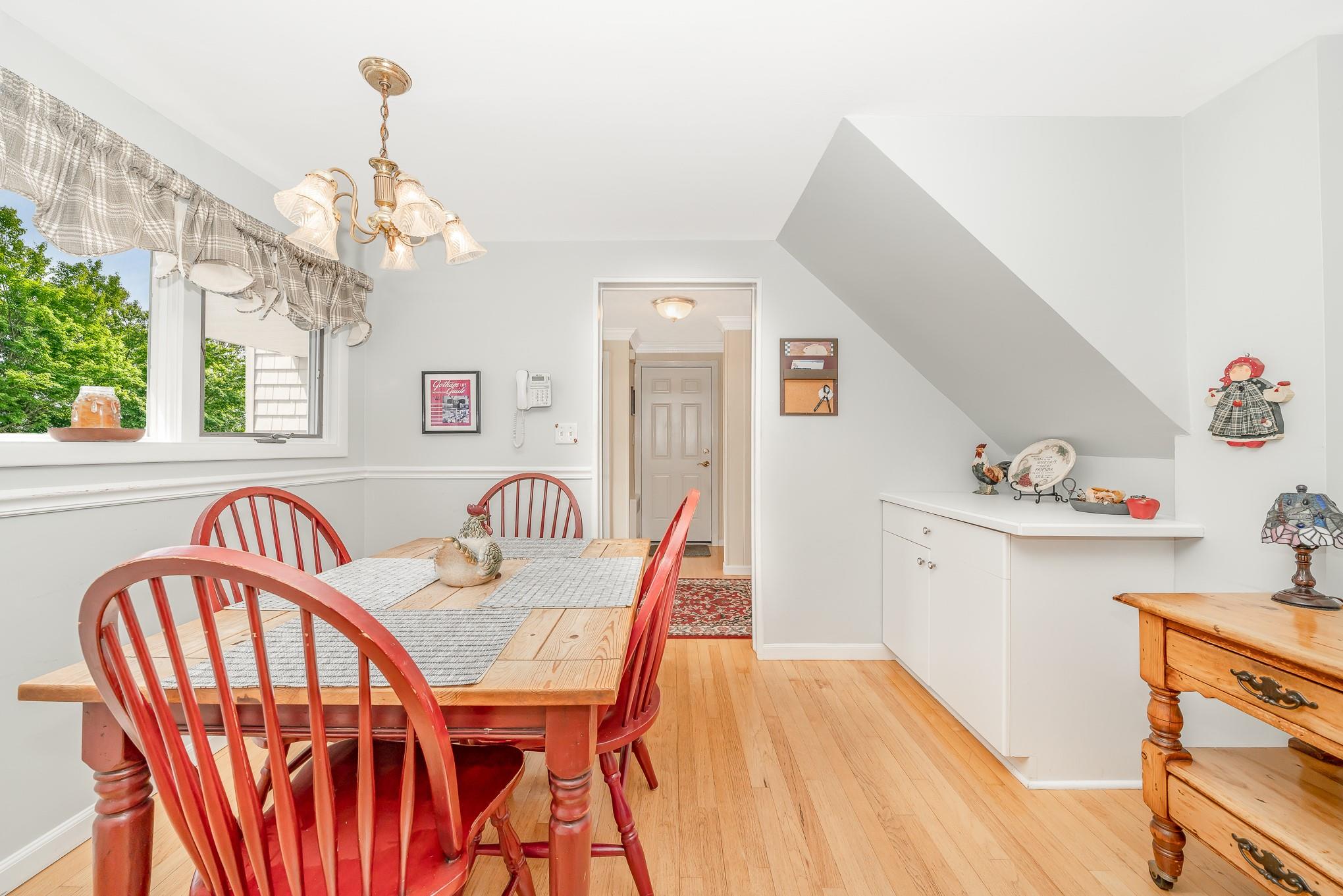 49 Iroquois Street E, Massapequa, NY 11758