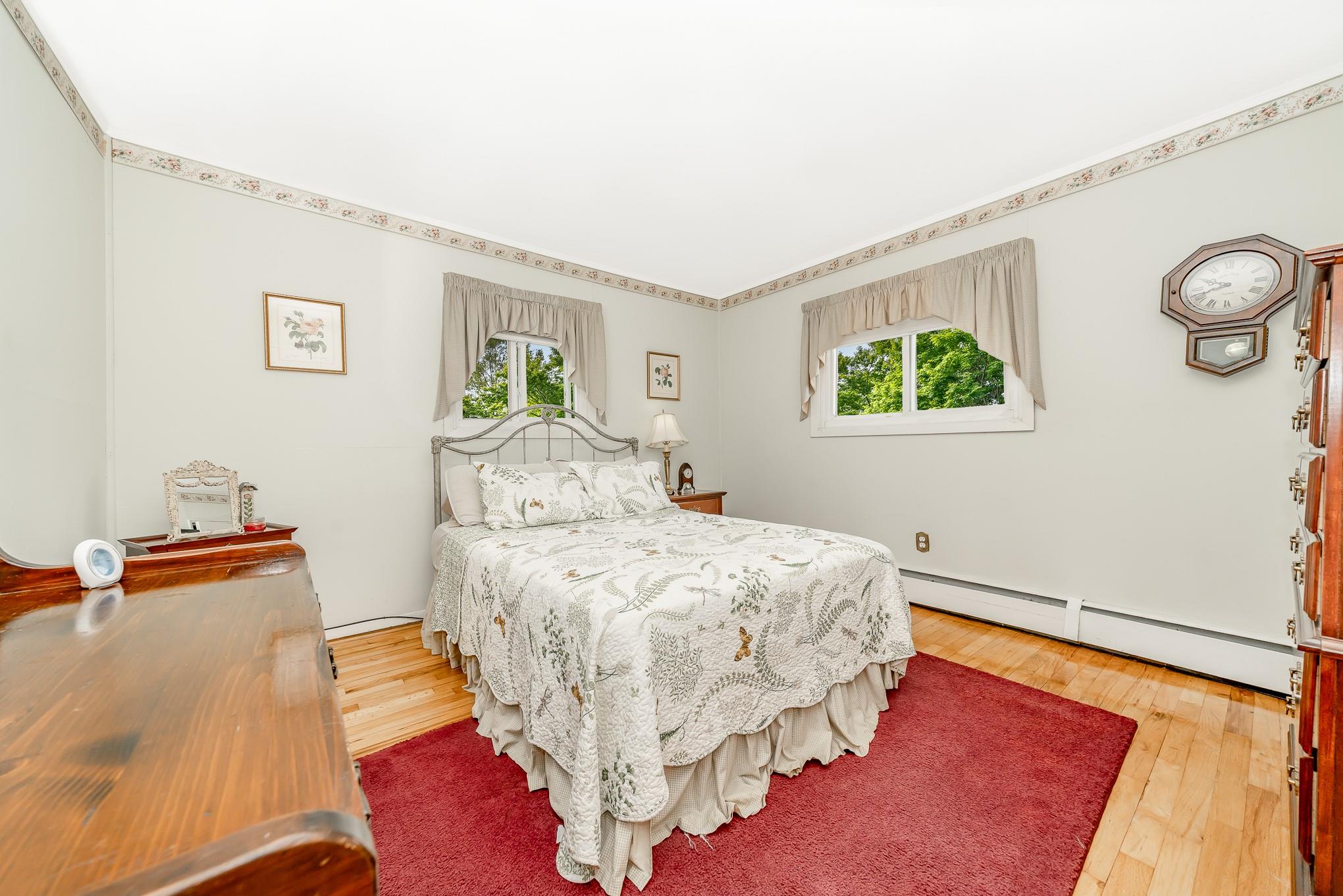 49 Iroquois Street E, Massapequa, NY 11758