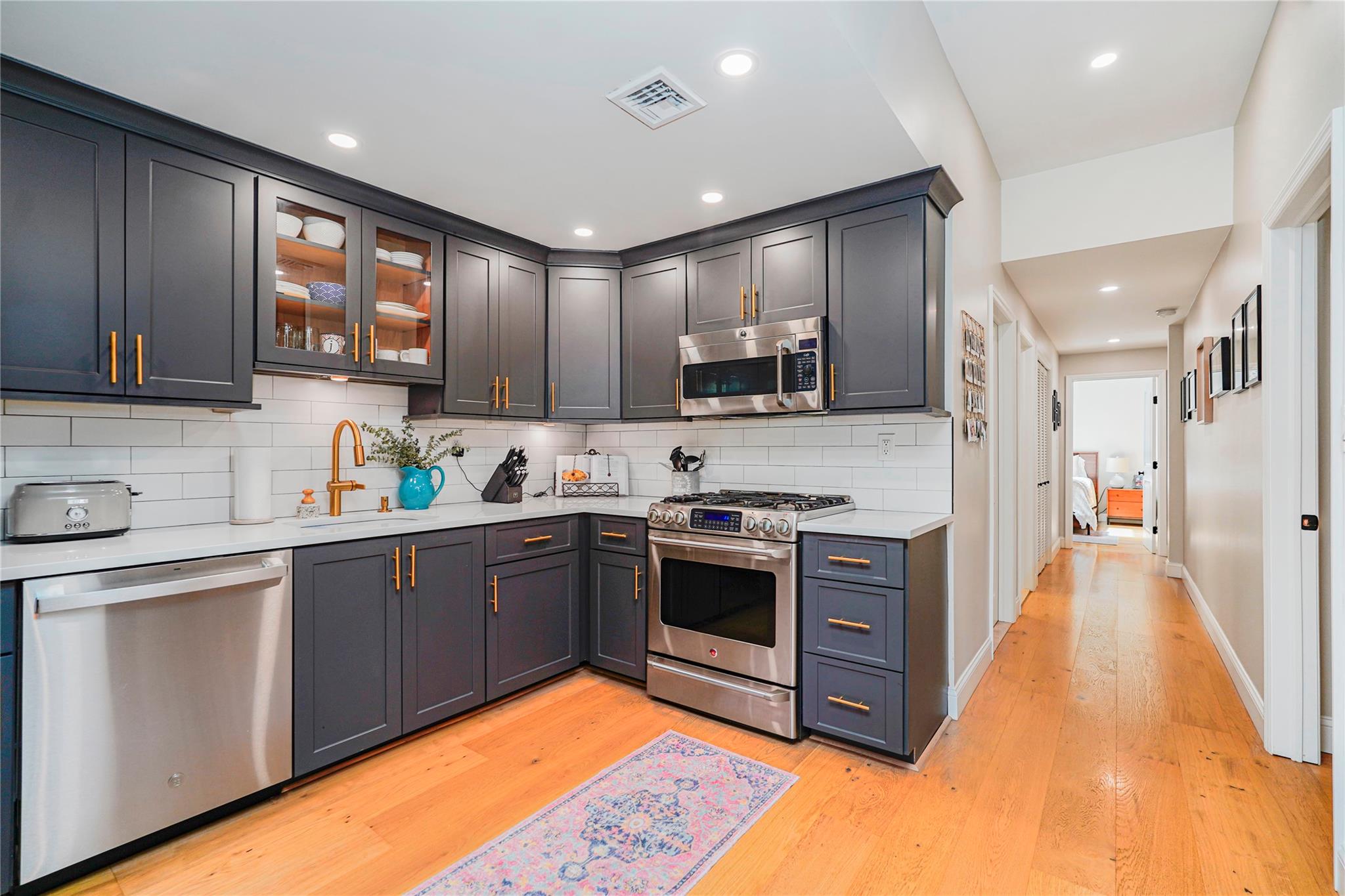 46 Bay St Landing # Q1F, Staten Island, NY 10301