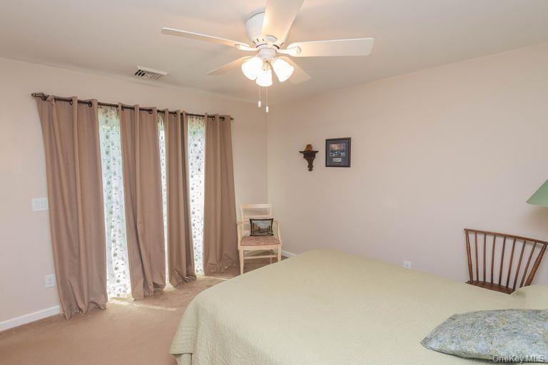 5 Meadowbrook Drive, Kingston, NY 12401