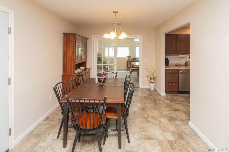 5 Meadowbrook Drive, Kingston, NY 12401