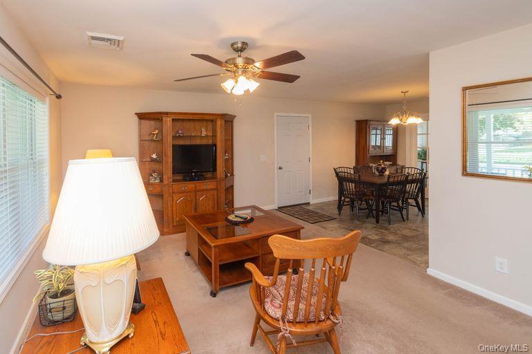 5 Meadowbrook Drive, Kingston, NY 12401