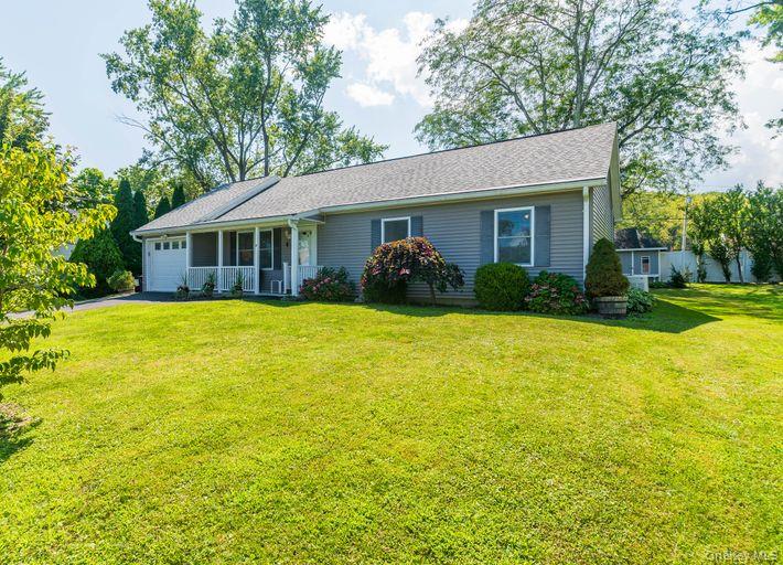 5 Meadowbrook Drive, Kingston, NY 12401