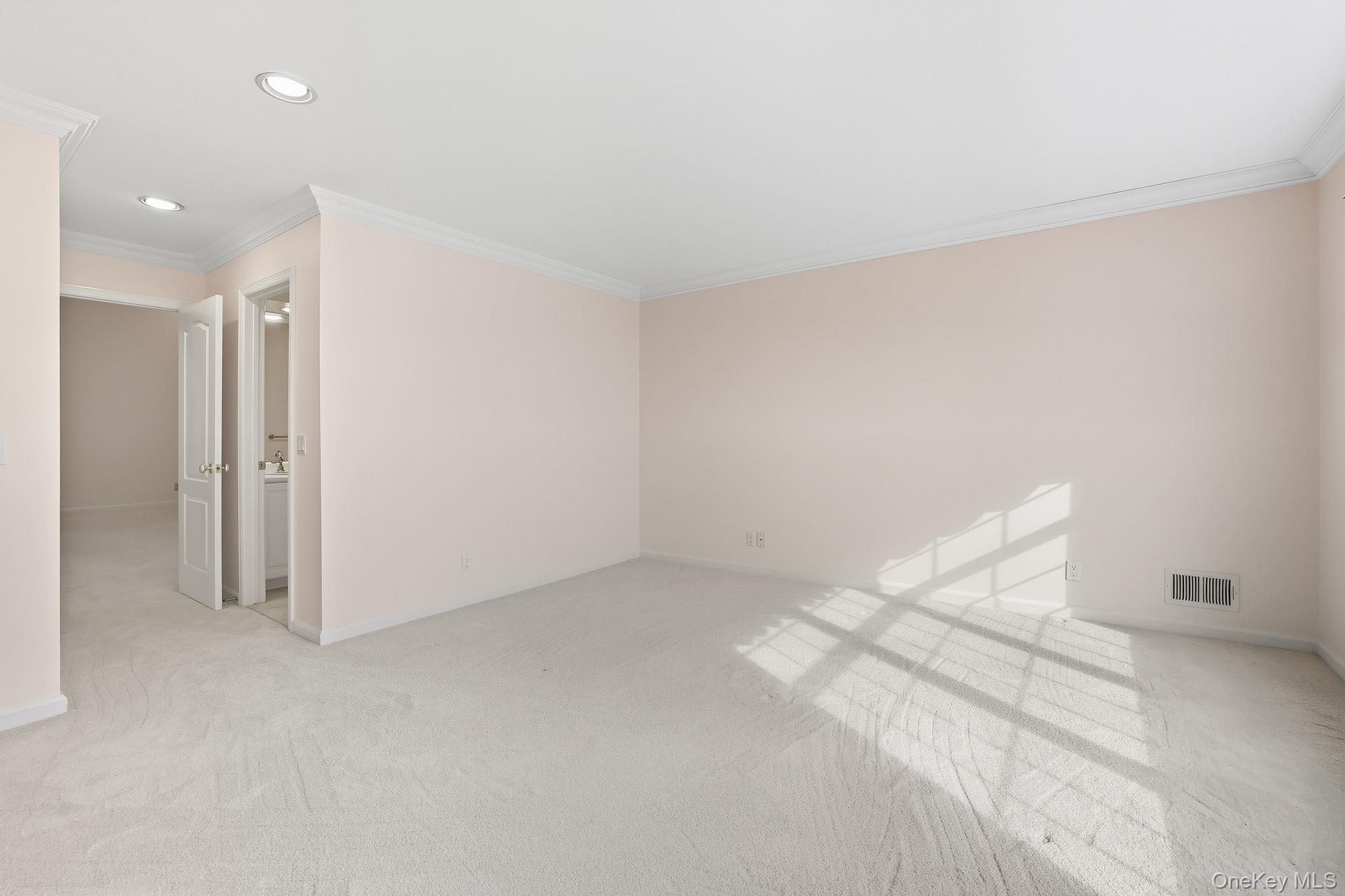 27 Doral Greens Drive E, Rye Brook, NY 10573