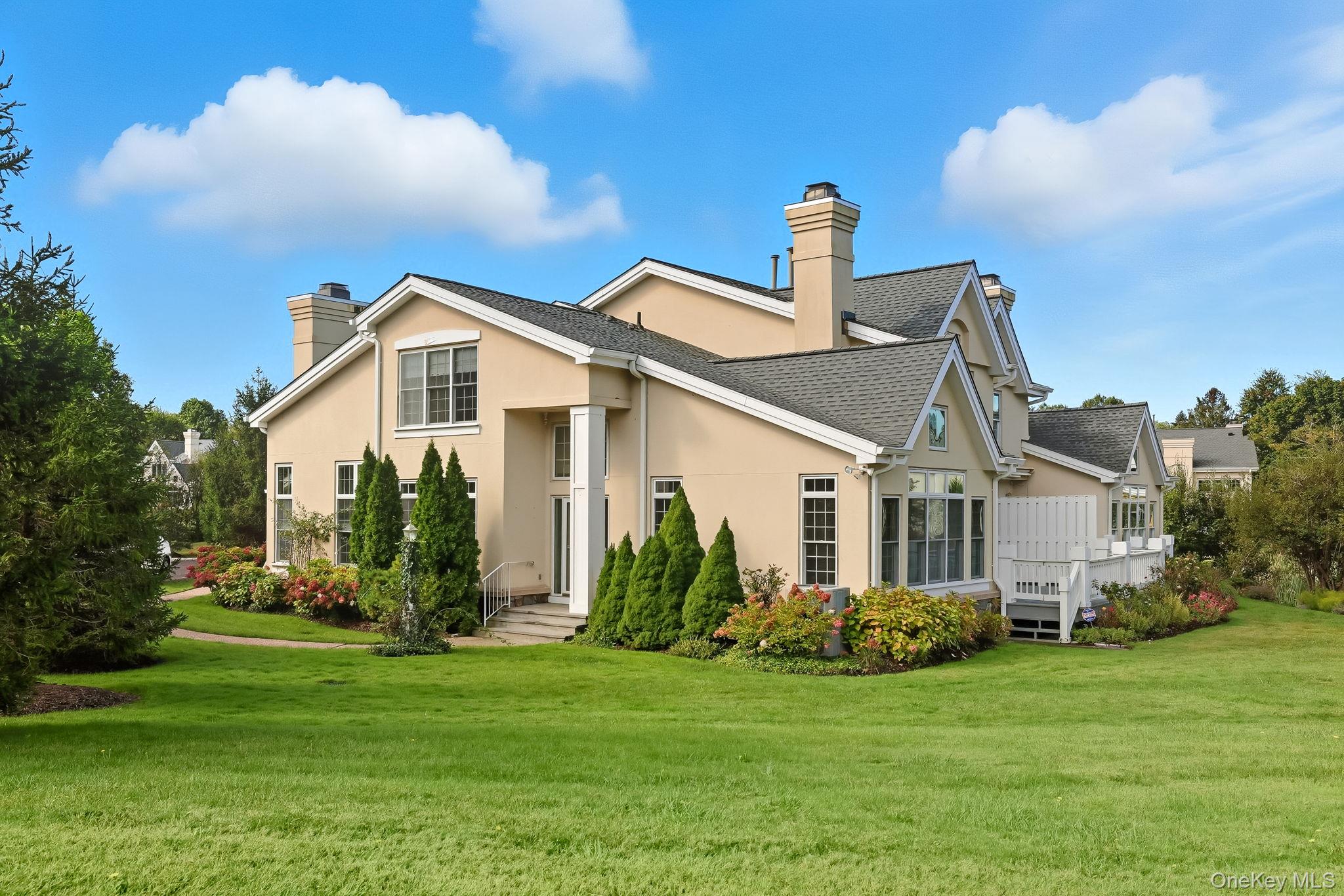 27 Doral Greens Drive E, Rye Brook, NY 10573