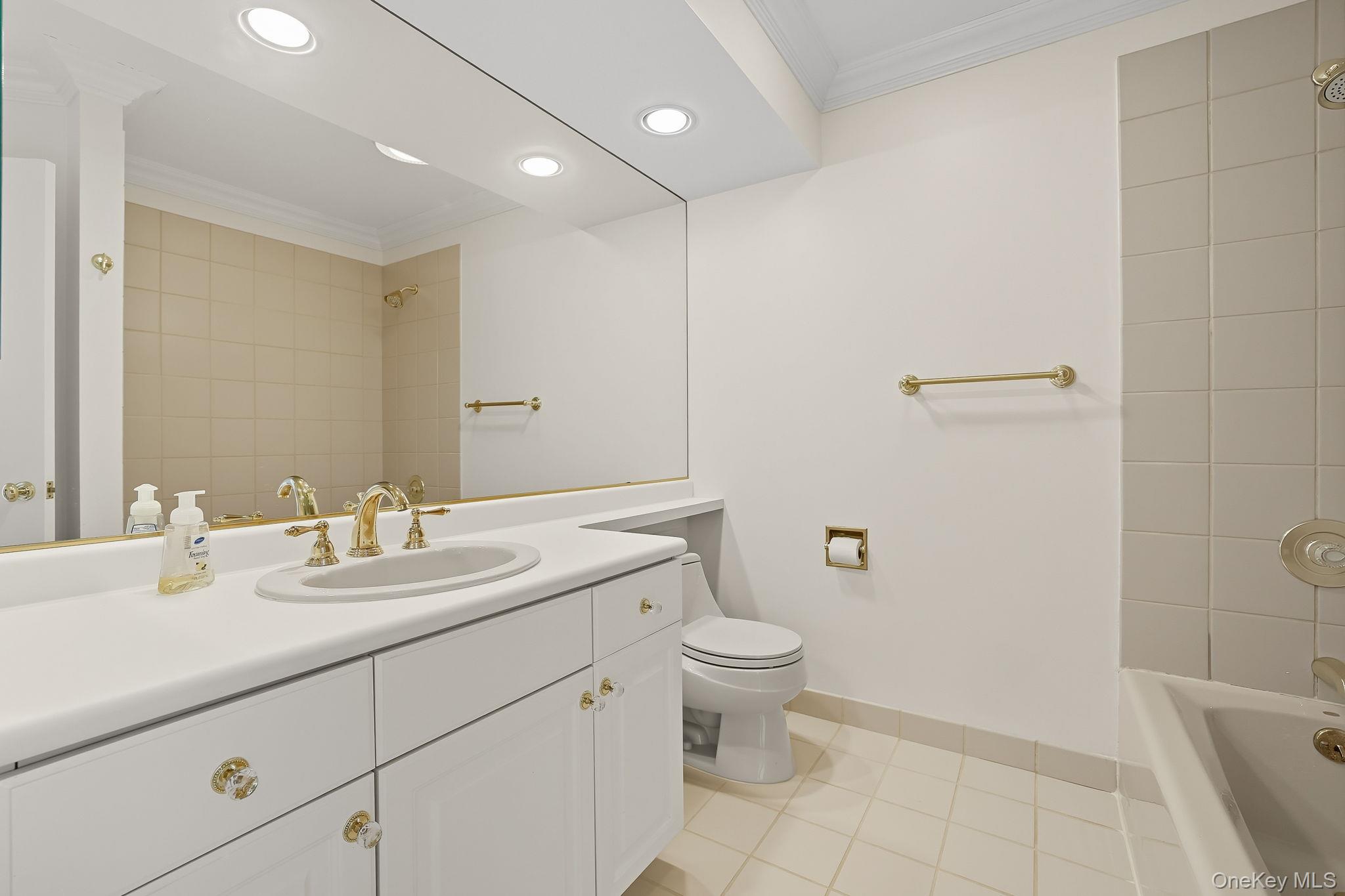 27 Doral Greens Drive E, Rye Brook, NY 10573