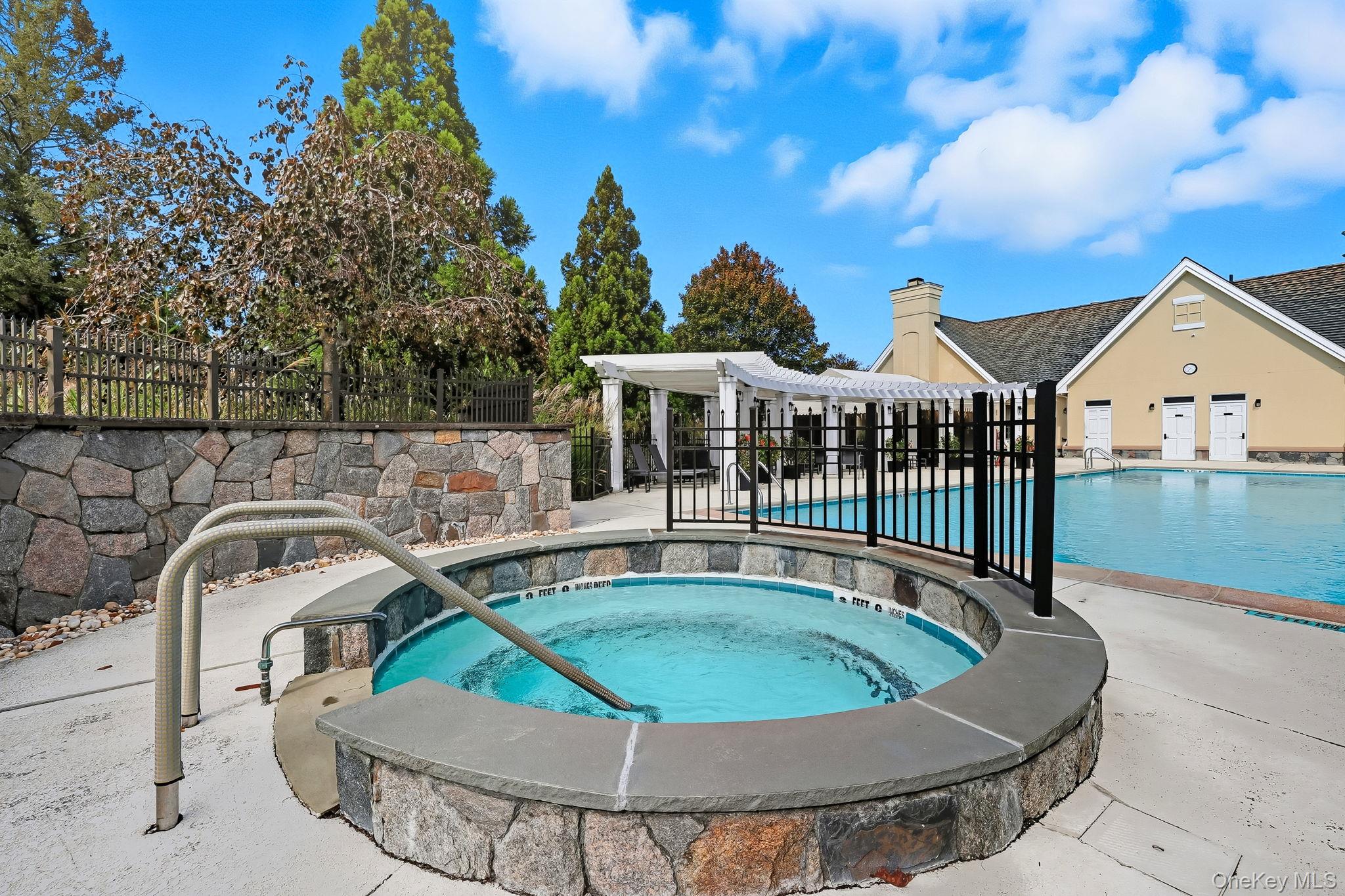 27 Doral Greens Drive E, Rye Brook, NY 10573