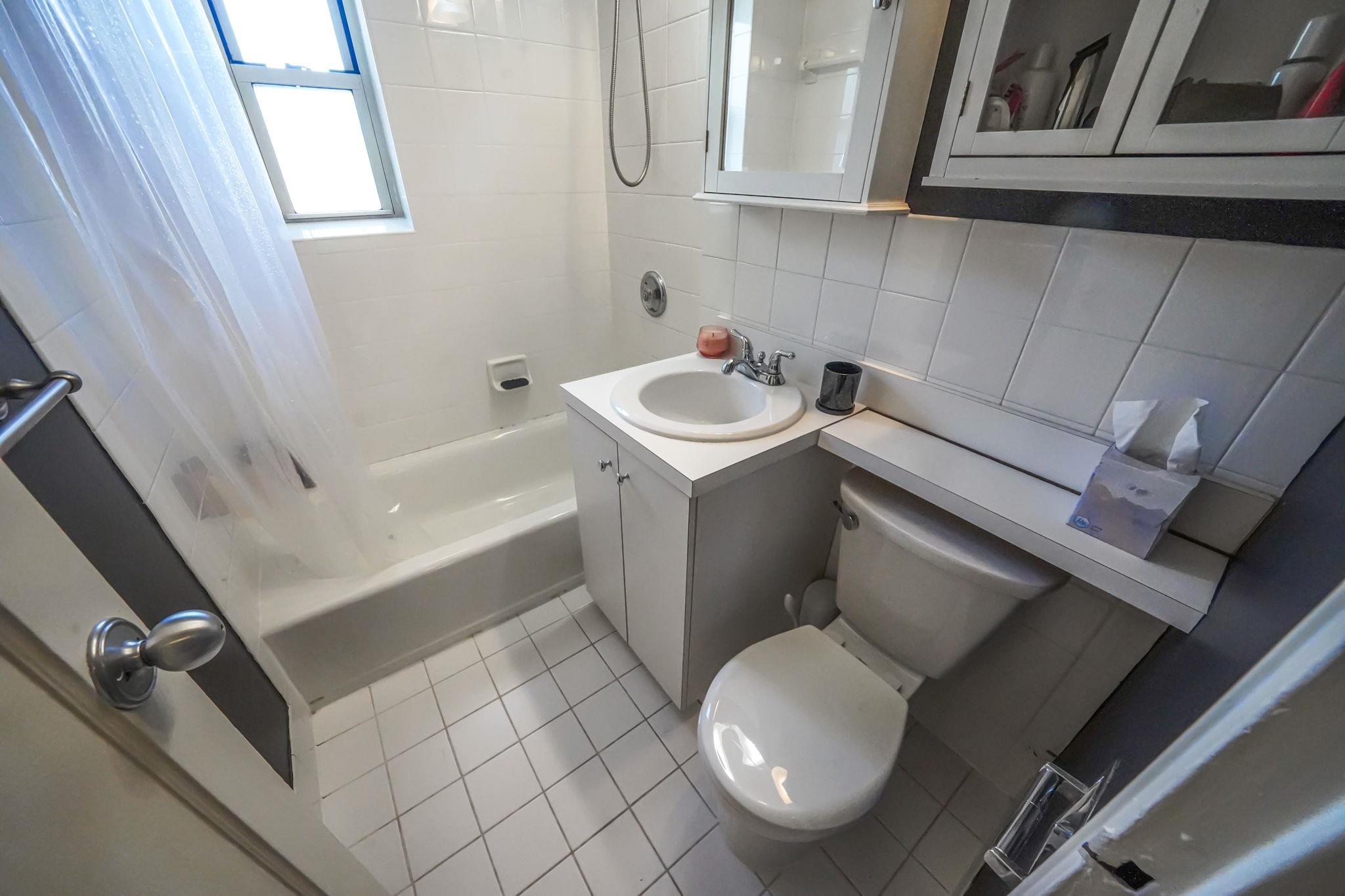 4 S Forrest Avenue # B, Rockville Centre, NY 11570