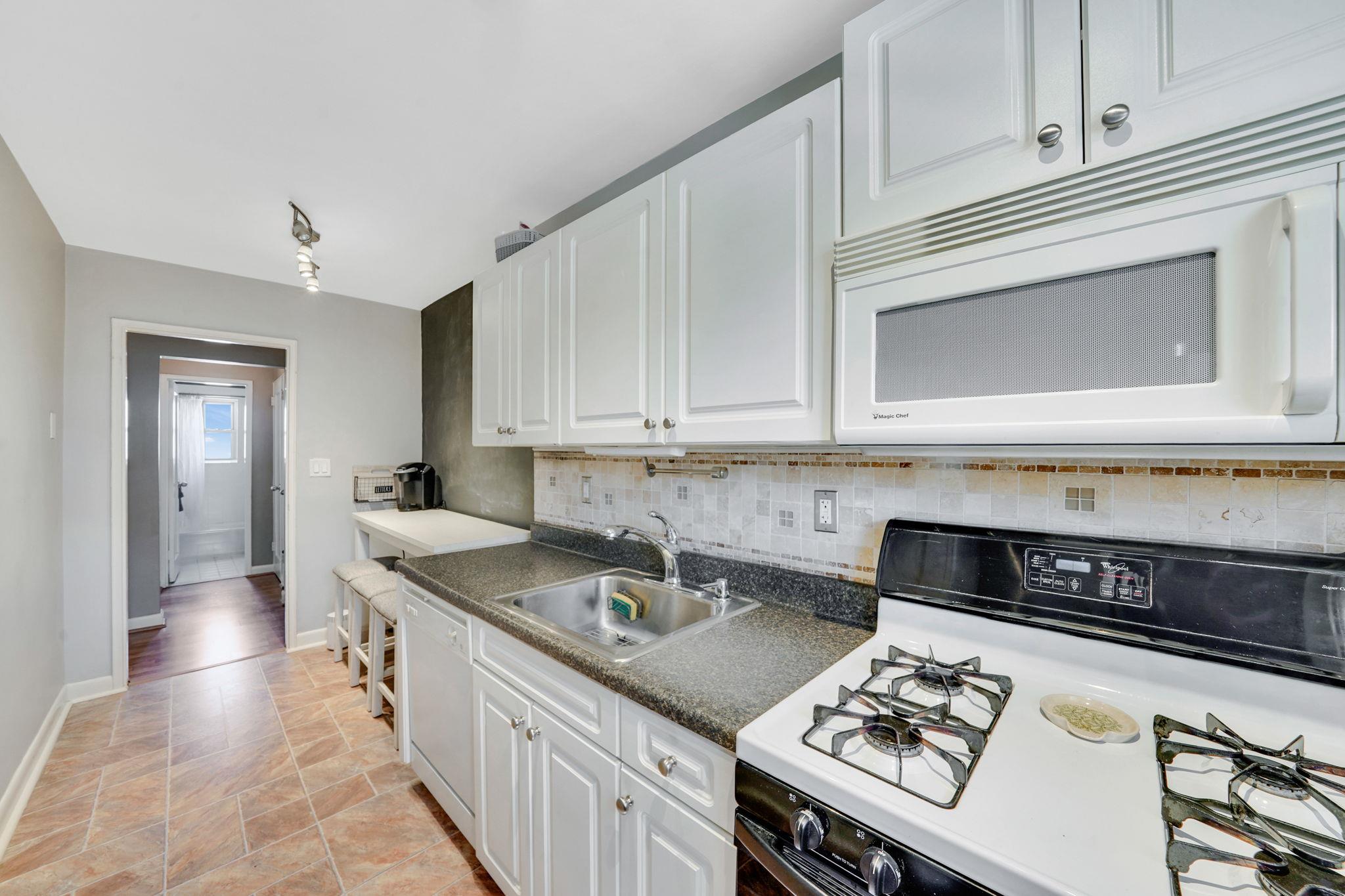 4 S Forrest Avenue # B, Rockville Centre, NY 11570