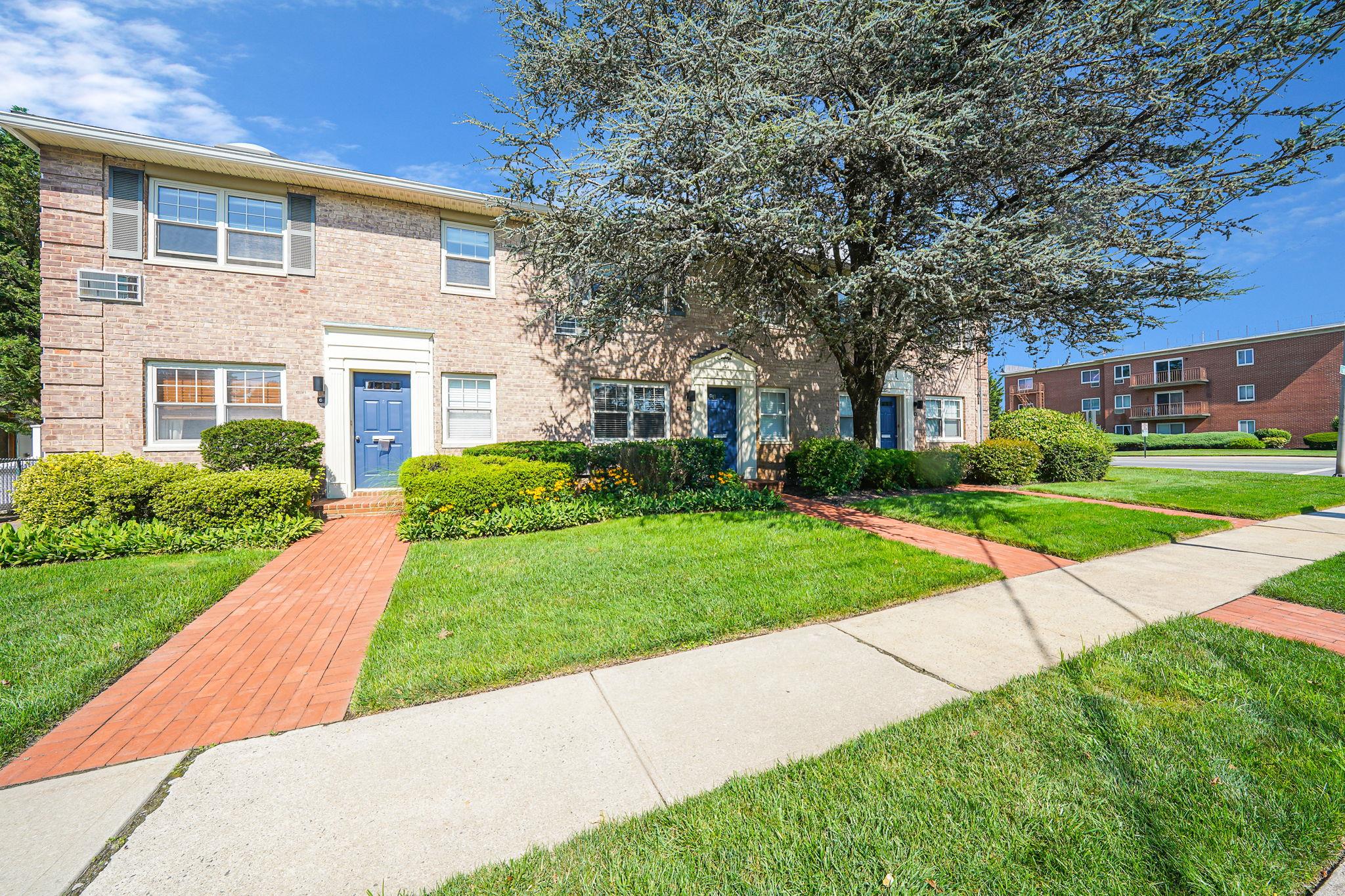 4 S Forrest Avenue # B, Rockville Centre, NY 11570