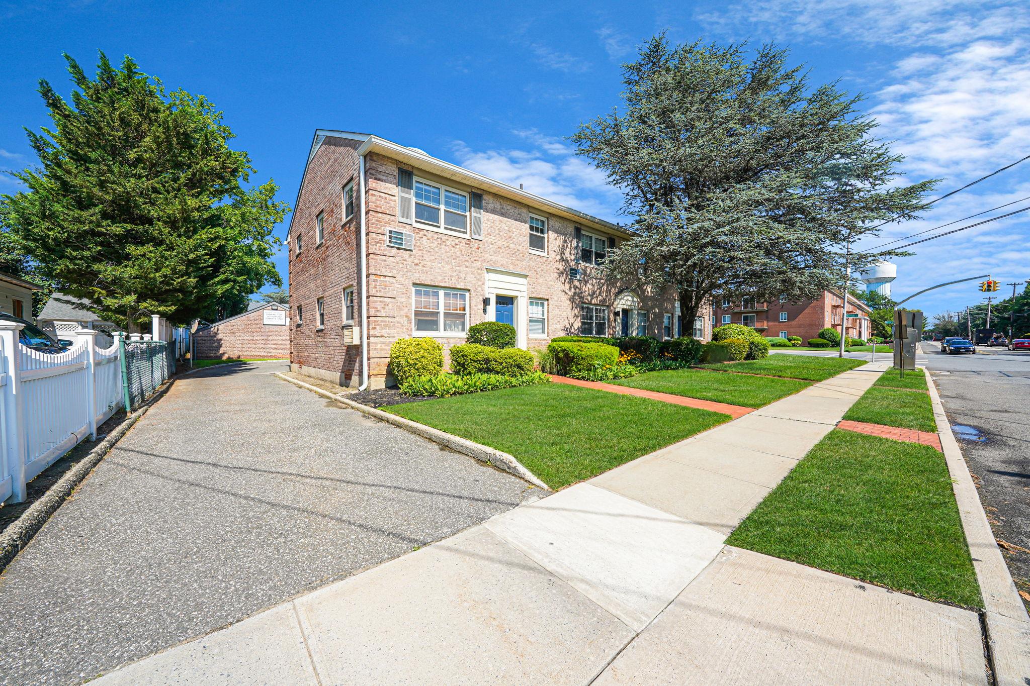 4 S Forrest Avenue # B, Rockville Centre, NY 11570